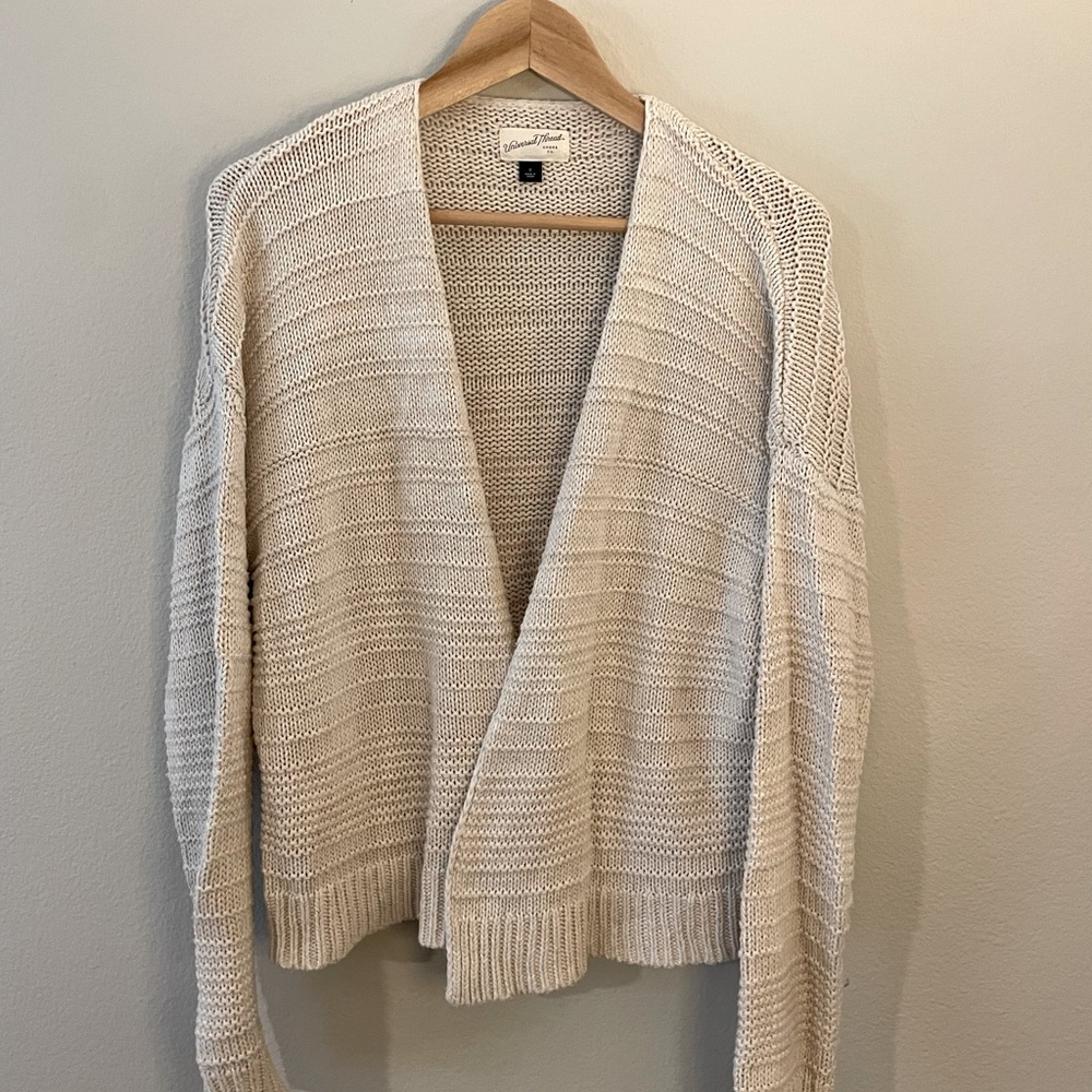 Cozy cardigan in cream